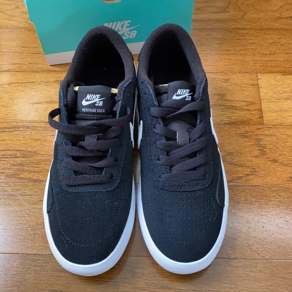 NWT Nike SB Heritage Vulc. Unisex